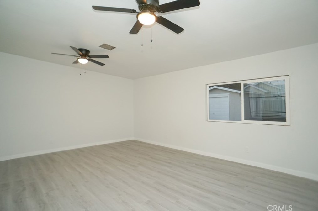 235 60 St, Los Angeles CA  90001-1120 exterior