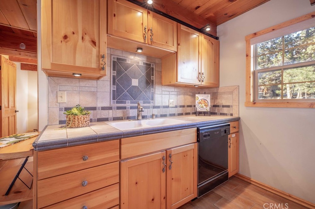 333 Brewer Way, Big Bear City CA  92314-9272 exterior