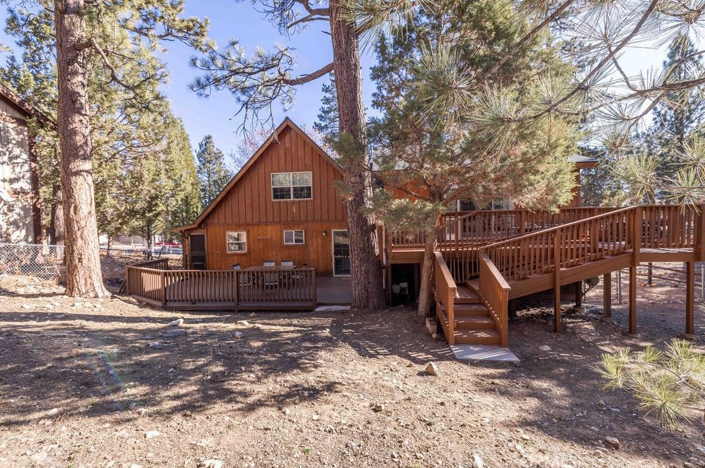 333 Brewer Way, Big Bear City CA  92314-9272 exterior