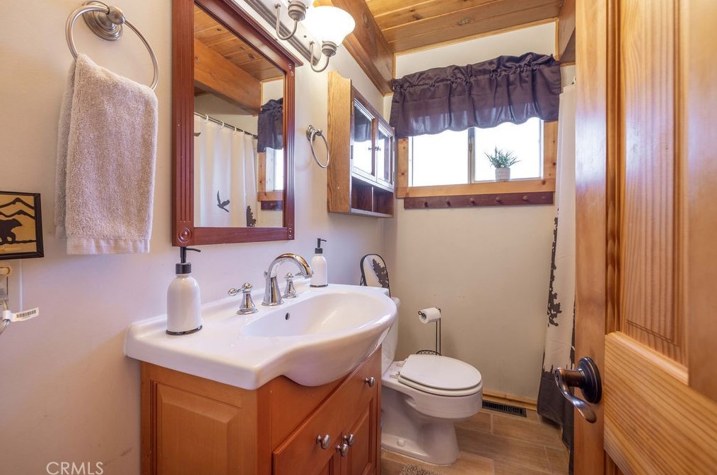 333 Brewer Way, Big Bear City CA  92314-9272 exterior