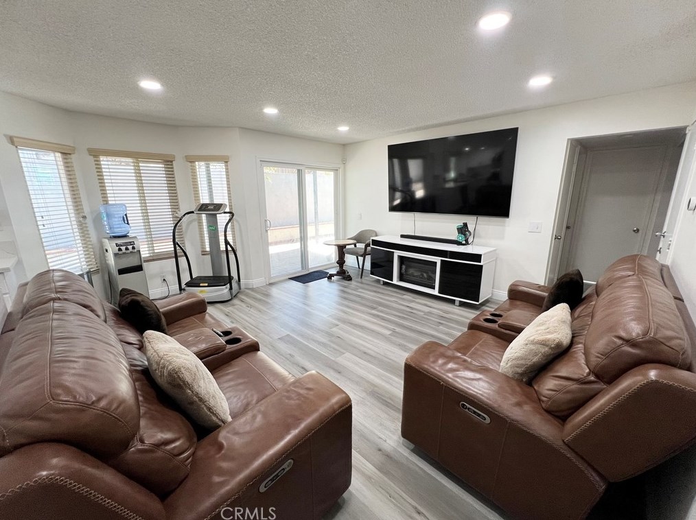 6741 Kempster Ct, Fontana CA  92336-1574 exterior