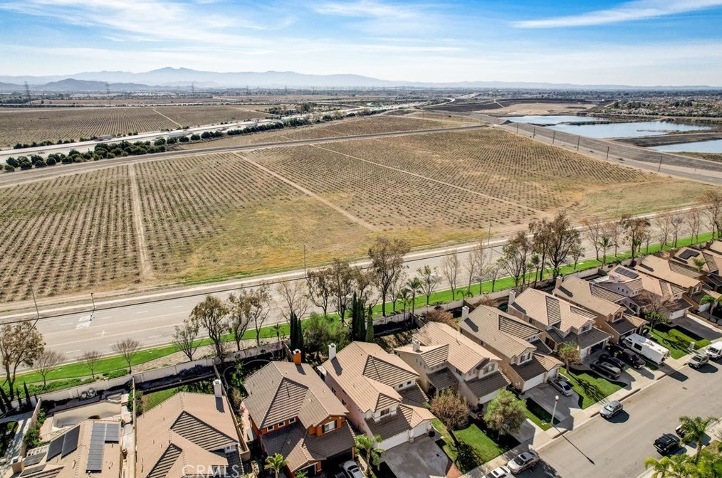 14735 Saddlepeak Dr, Fontana CA  92336-0197 exterior