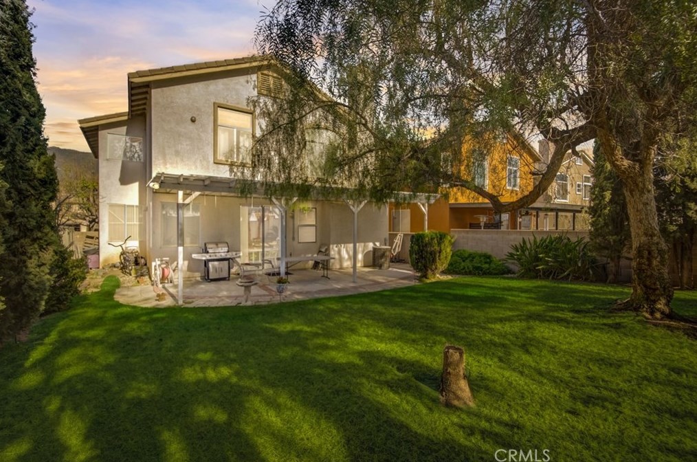 14735 Saddlepeak Dr, Fontana CA  92336-0197 exterior