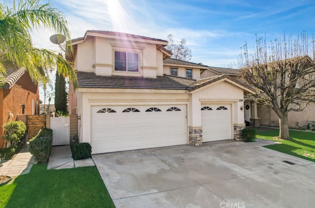 14735 Saddlepeak Dr, Fontana CA  92336-0197 exterior