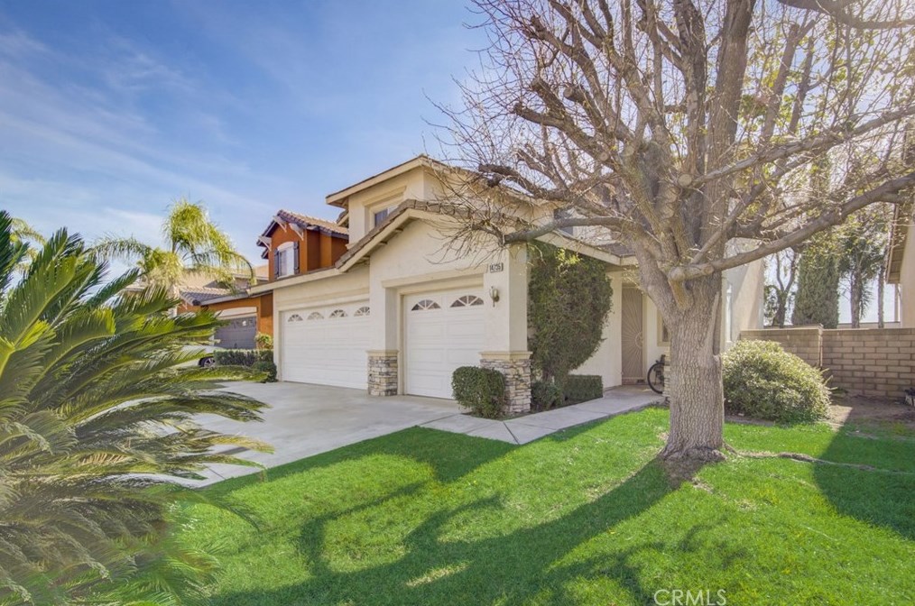 14735 Saddlepeak Dr, Fontana CA  92336-0197 exterior