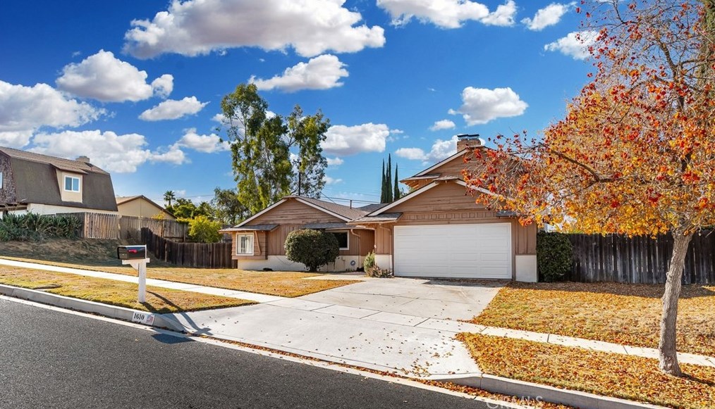 1610 Helena Ln, Redlands, CA 92373