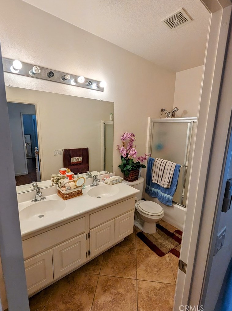 13466 Glorybower St, Moreno Valley CA  92553-6982 exterior