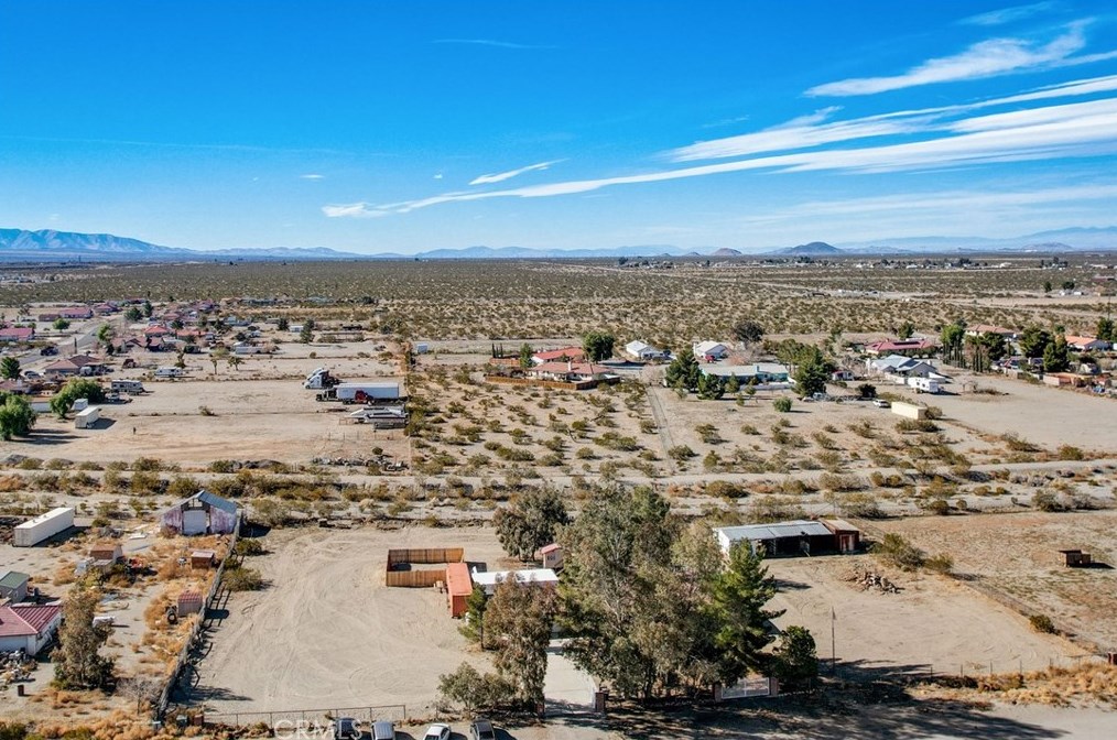 13928 Valle Vista Rd, Phelan CA  92371 exterior