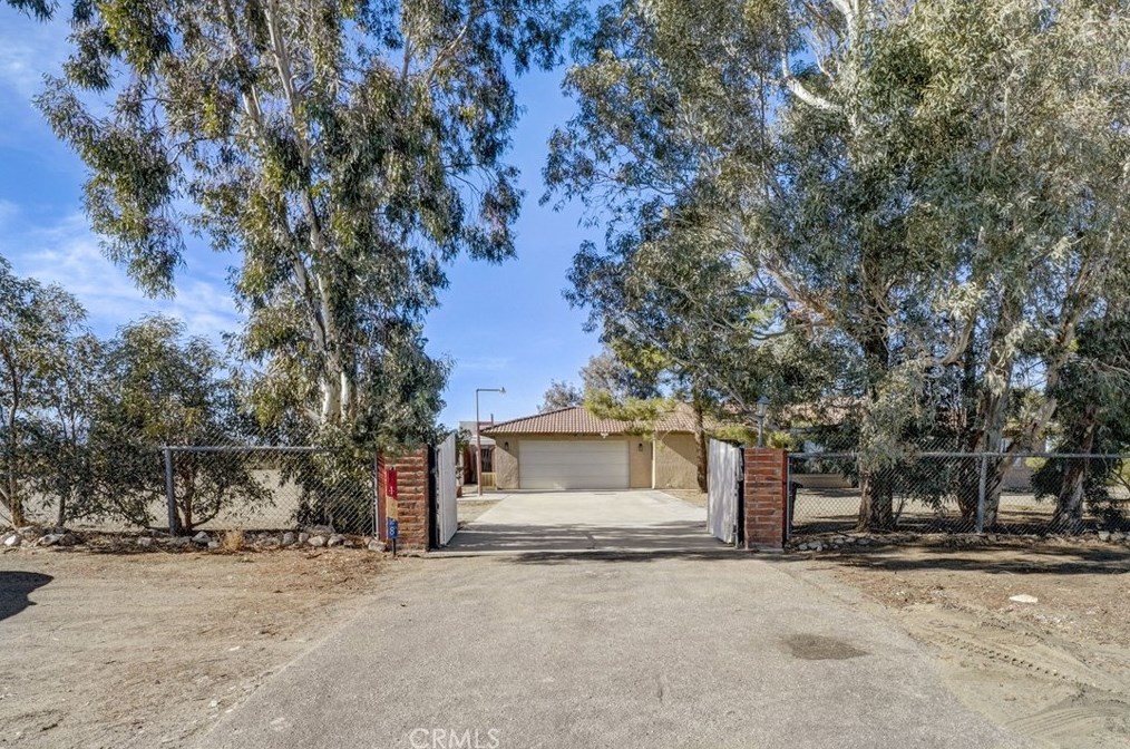 13928 Valle Vista Rd, Phelan CA  92371 exterior