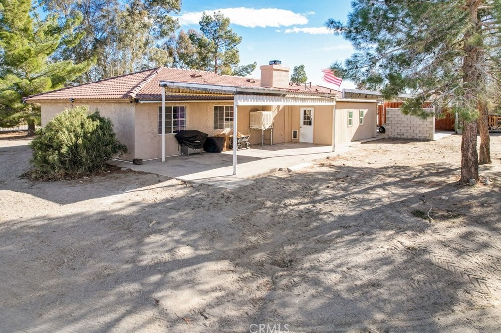 13928 Valle Vista Rd, Phelan CA  92371 exterior