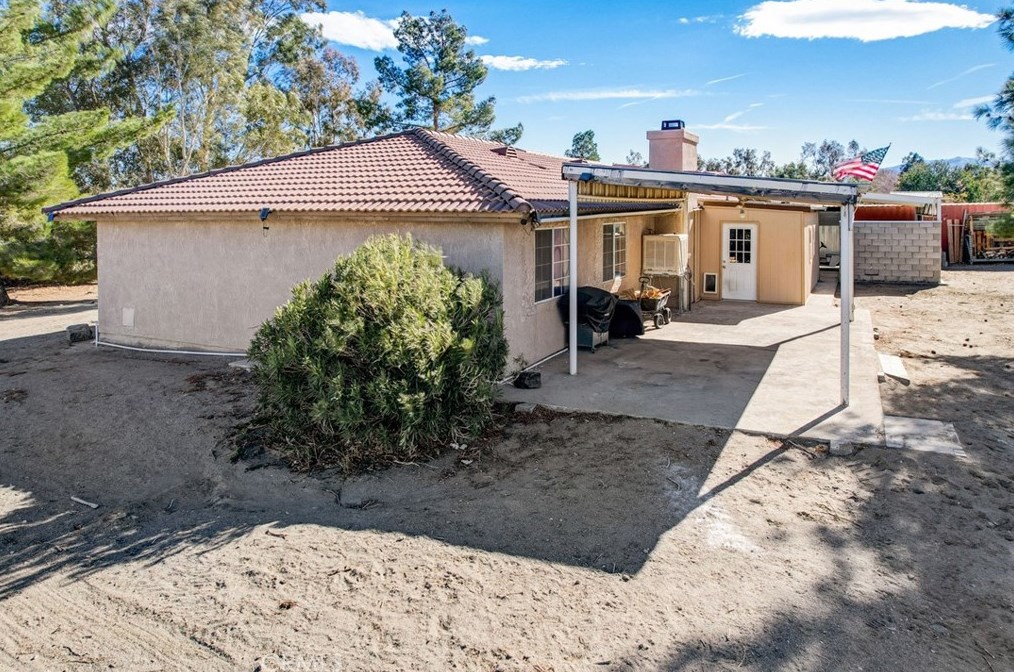 13928 Valle Vista Rd, Phelan CA  92371 exterior