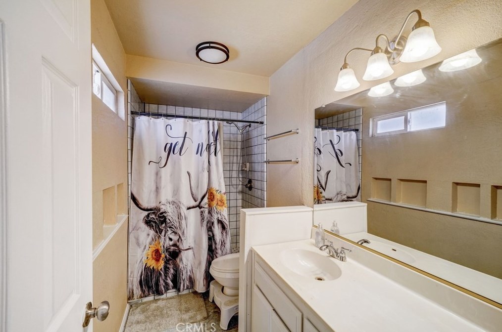 13928 Valle Vista Rd, Phelan CA  92371 exterior