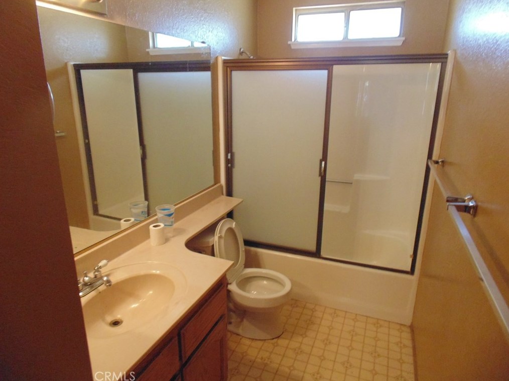 13017 Algonquin Rd, Apple Valley CA  92308-6475 exterior