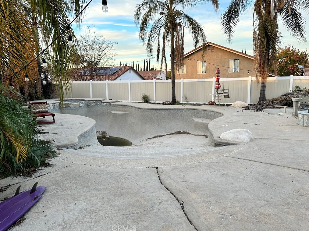 852 Camino Del Sol, Riverside CA  92508-6098 exterior