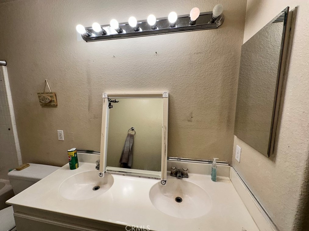 852 Camino Del Sol, Riverside CA  92508-6098 exterior