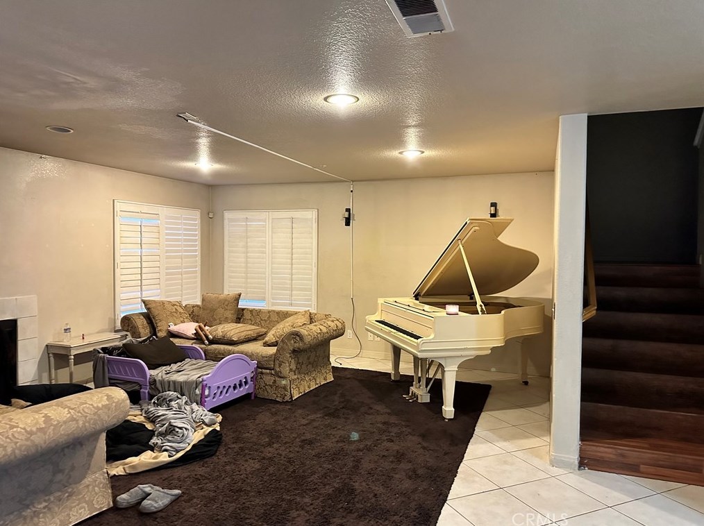 852 Camino Del Sol, Riverside CA  92508-6098 exterior