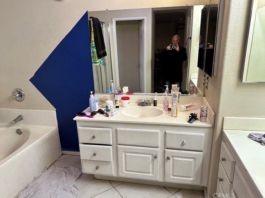 852 Camino Del Sol, Riverside CA  92508-6098 exterior