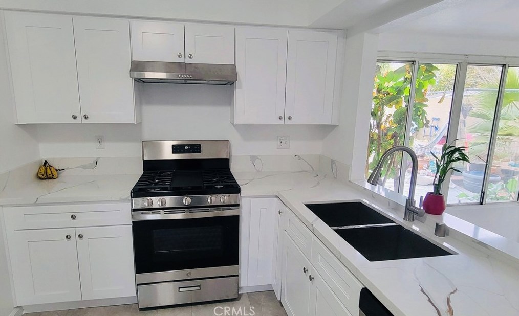 578 Monterey Pl, Hemet CA  92543-7269 exterior