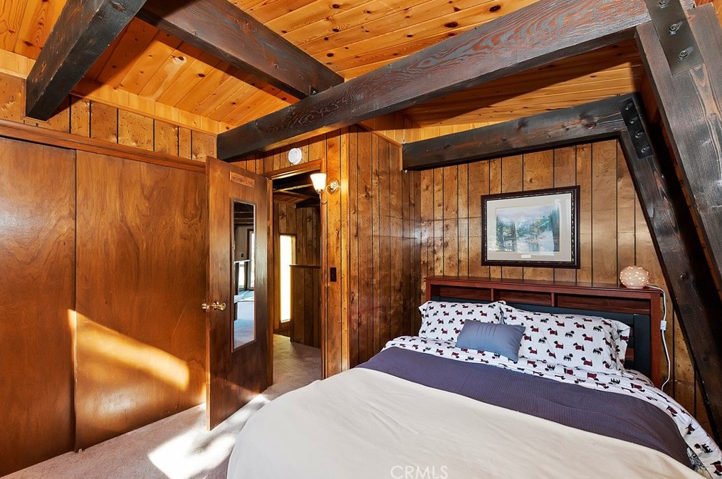 929 Fairway Blvd, Big Bear City CA  92314 exterior