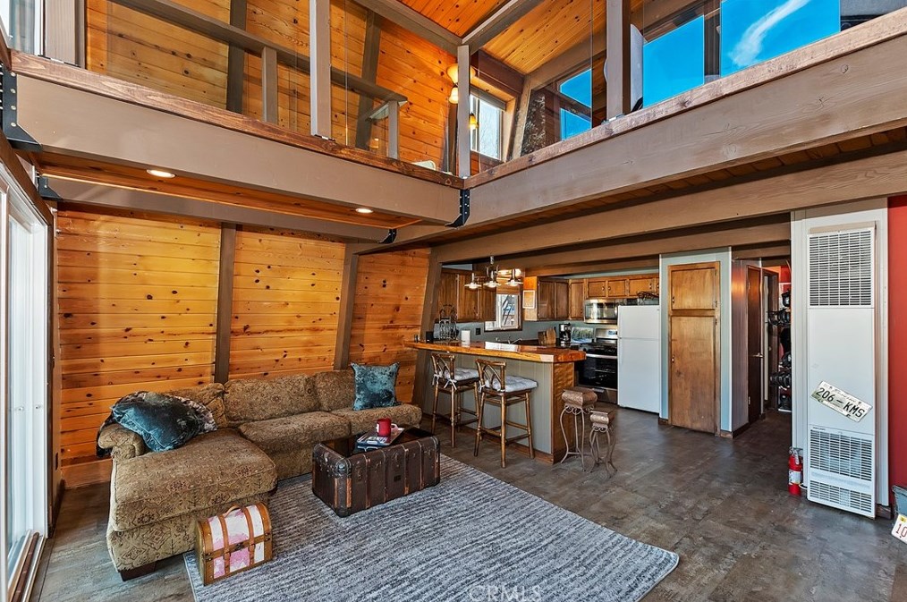 929 Fairway Blvd, Big Bear City CA  92314 exterior