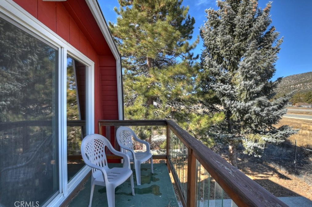 929 Fairway Blvd, Big Bear City CA  92314 exterior