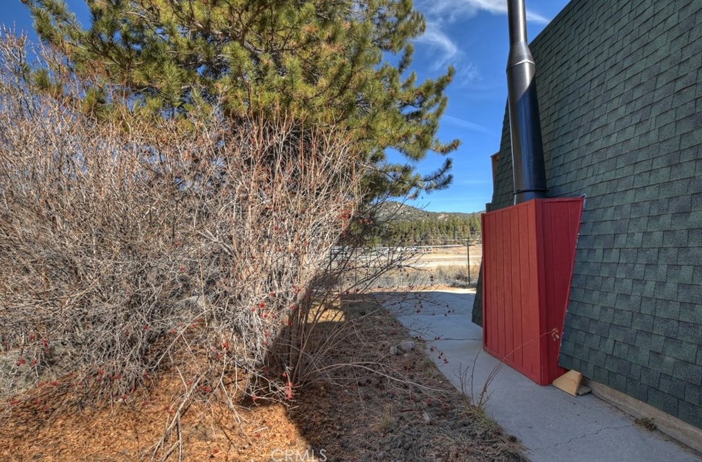 929 Fairway Blvd, Big Bear City CA  92314 exterior