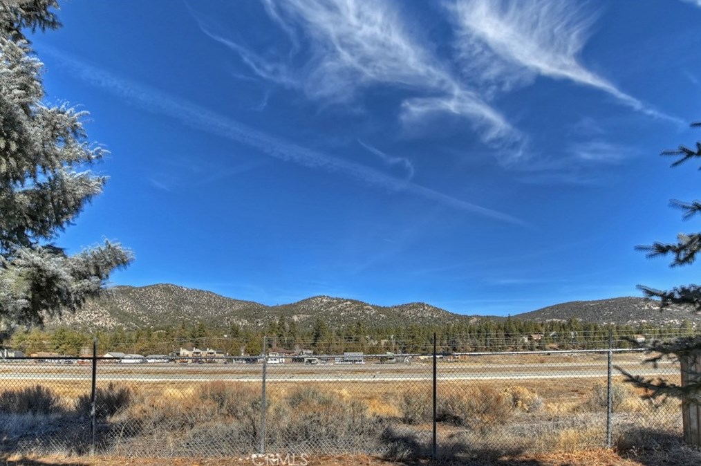 929 Fairway Blvd, Big Bear City CA  92314 exterior