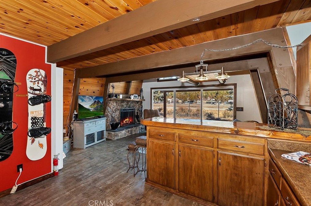 929 Fairway Blvd, Big Bear City CA  92314 exterior