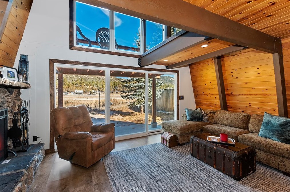 929 Fairway Blvd, Big Bear City CA  92314 exterior