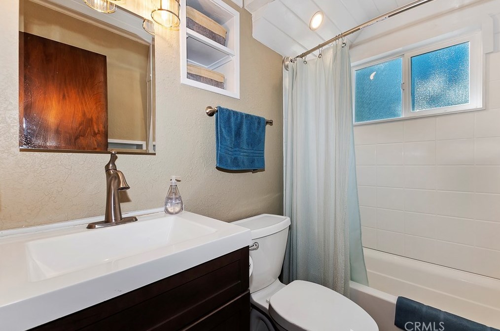 929 Fairway Blvd, Big Bear City CA  92314 exterior