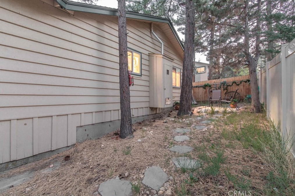 355 Cinderella Dr, Big Bear City CA  92314-9798 exterior