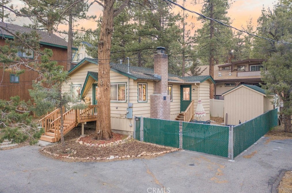 355 Cinderella Dr, Big Bear City CA  92314-9798 exterior