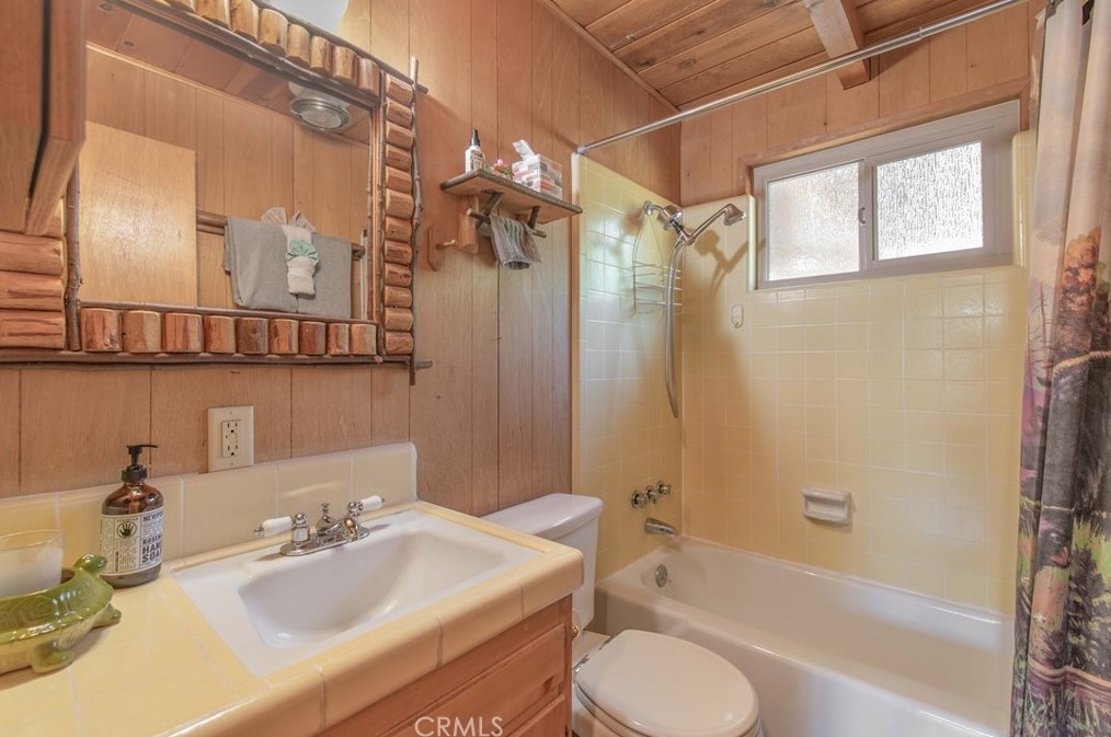 355 Cinderella Dr, Big Bear City CA  92314-9798 exterior