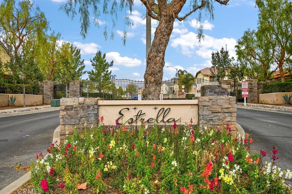 1418 Silverberry Ln, Beaumont CA  92223-1436 exterior