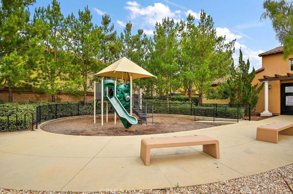 1418 Silverberry Ln, Beaumont CA  92223-1436 exterior