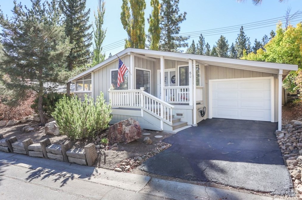 391 Montclair Dr, Big Bear City CA  92314-8800 exterior