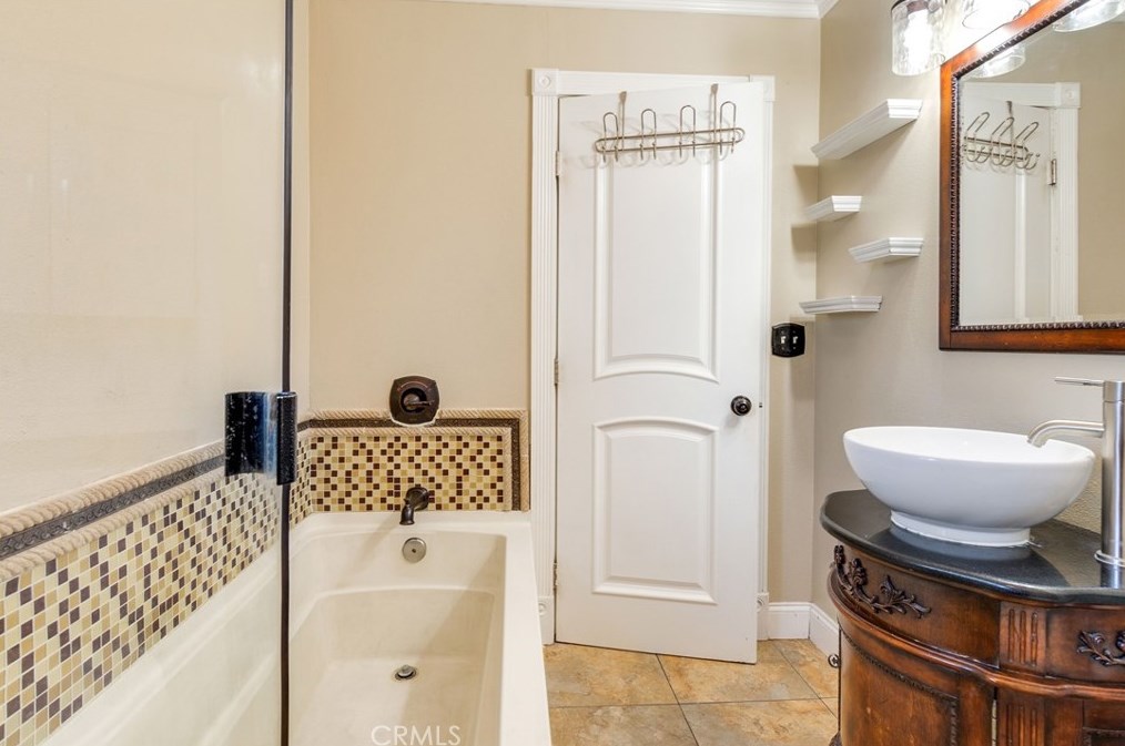 123 Elena Ave, Riverside CA  92507-1244 exterior