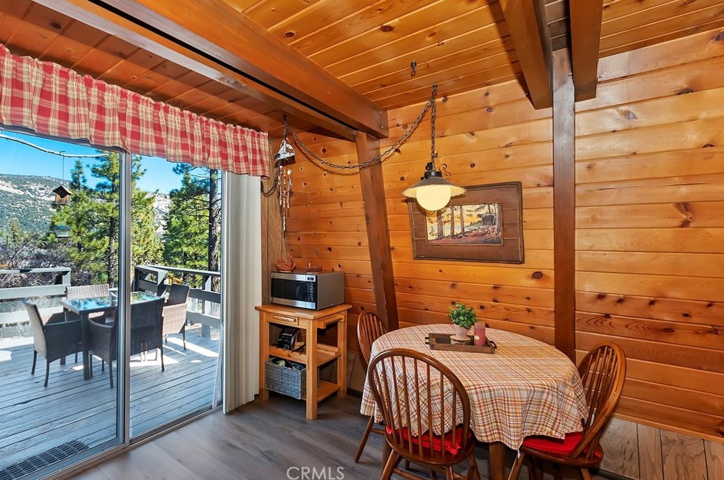 125 Mojave Blvd, Big Bear City CA  92314-9451 exterior