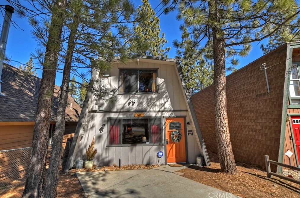 125 Mojave Blvd, Big Bear City CA  92314-9451 exterior