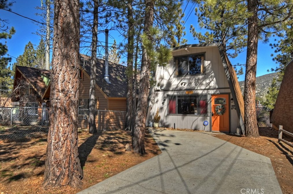 125 Mojave Blvd, Big Bear City CA  92314-9451 exterior