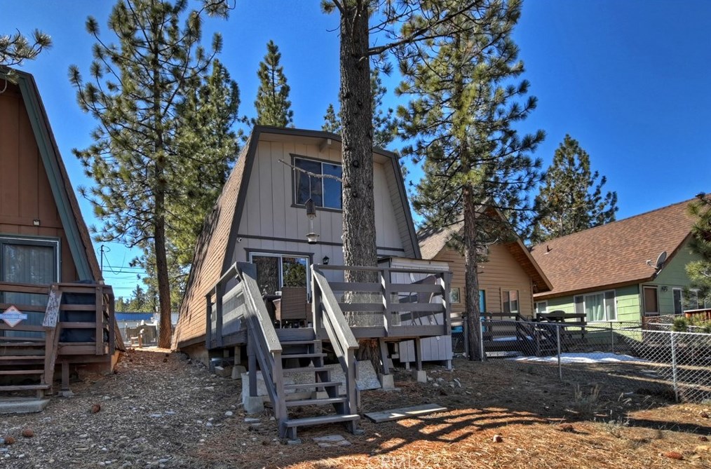 125 Mojave Blvd, Big Bear City CA  92314-9451 exterior