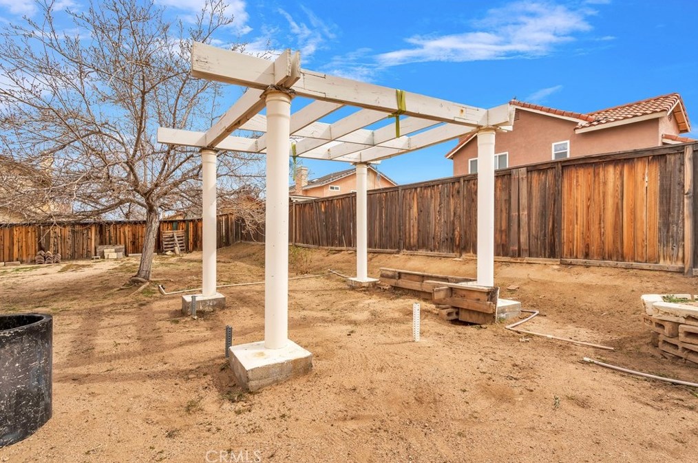 13531 Mica Ave, Victorville CA  92392-8825 exterior