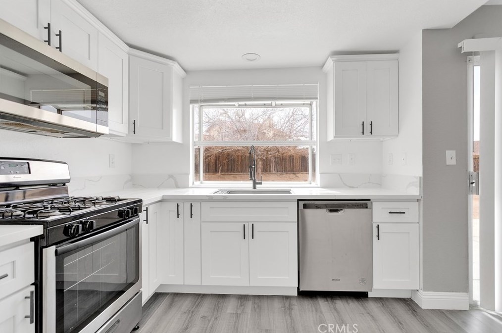 13531 Mica Ave, Victorville CA  92392-8825 exterior