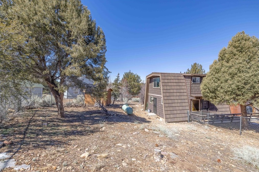 47125 Skyview Dr, Big Bear City CA  92314-9035 exterior