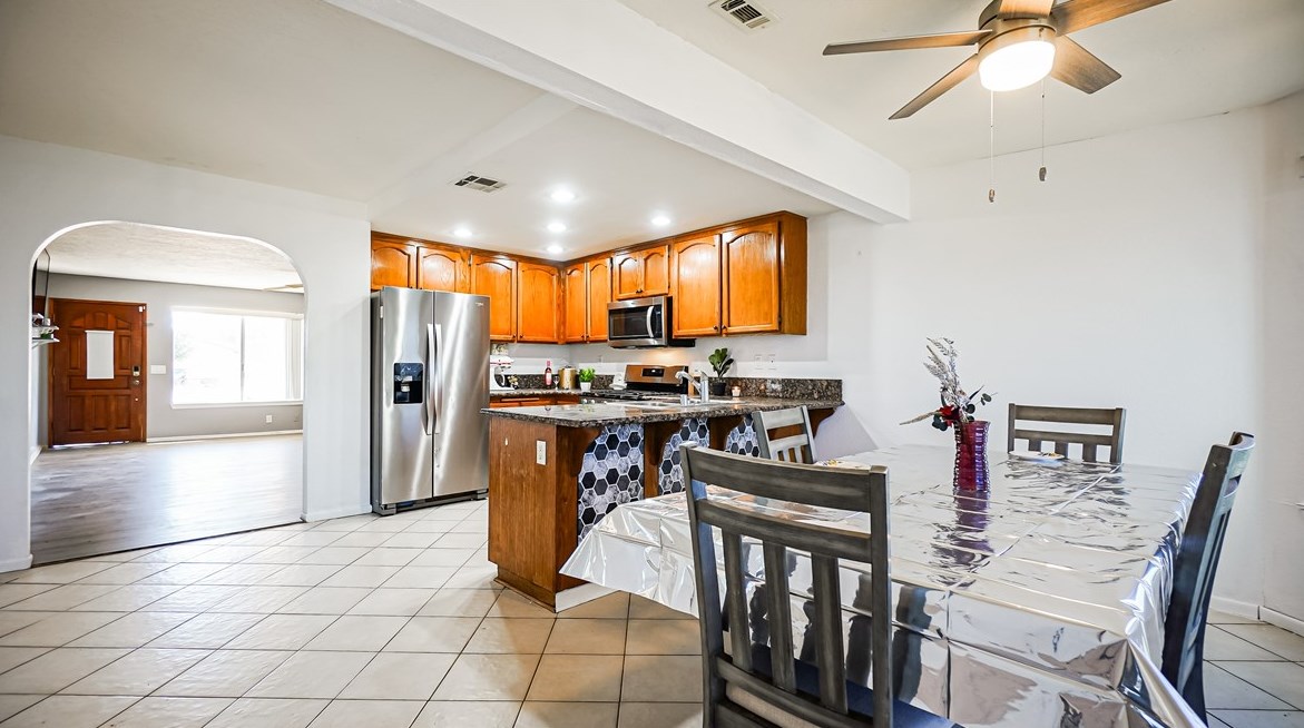 11810 Jamacha Rd, Apple Valley CA  92308-7607 exterior