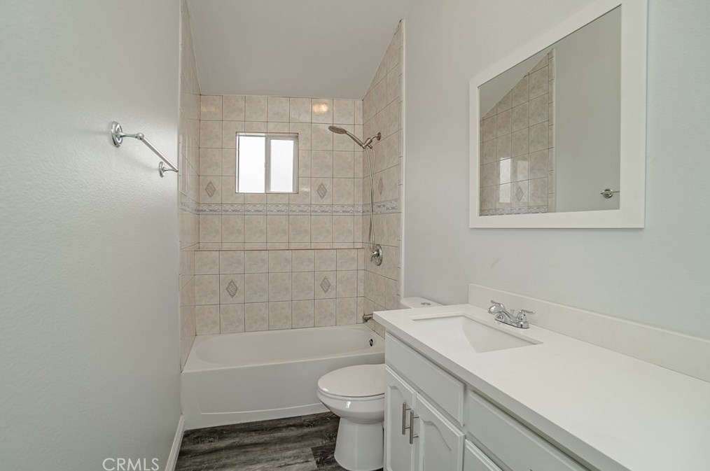 319 111th St, Los Angeles CA  90061-3003 exterior