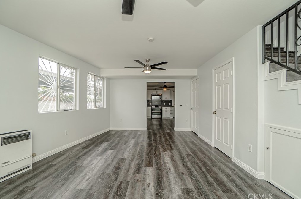 319 111th St, Los Angeles CA  90061-3003 exterior