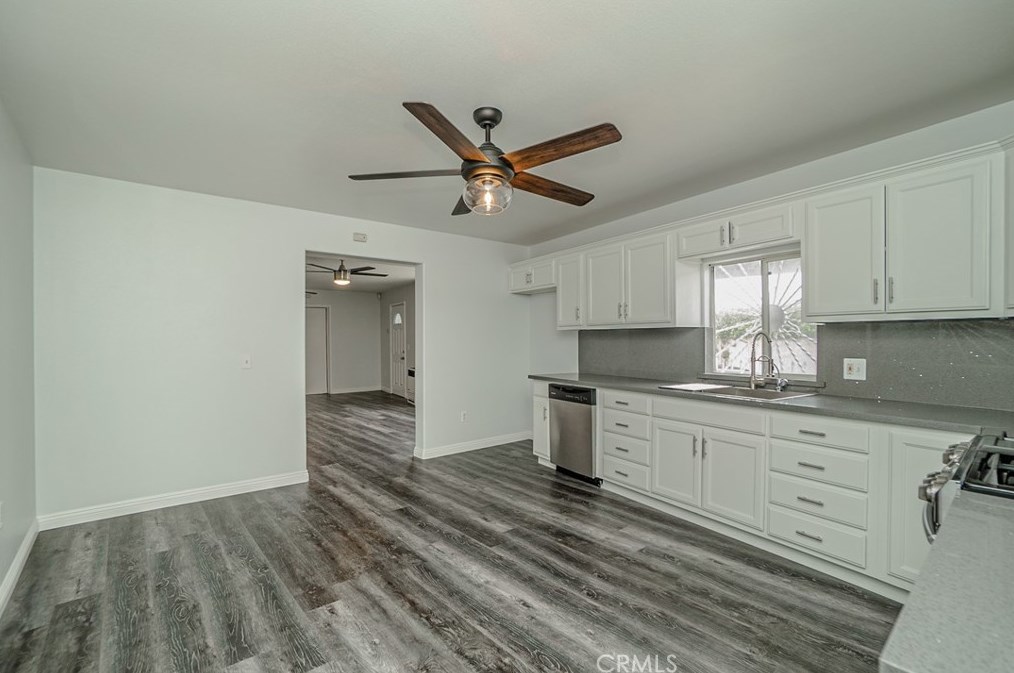 319 111th St, Los Angeles CA  90061-3003 exterior