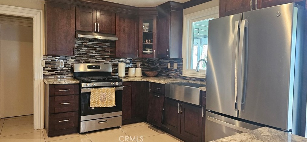 15419 Coleen St, Fontana CA  92337-8992 exterior