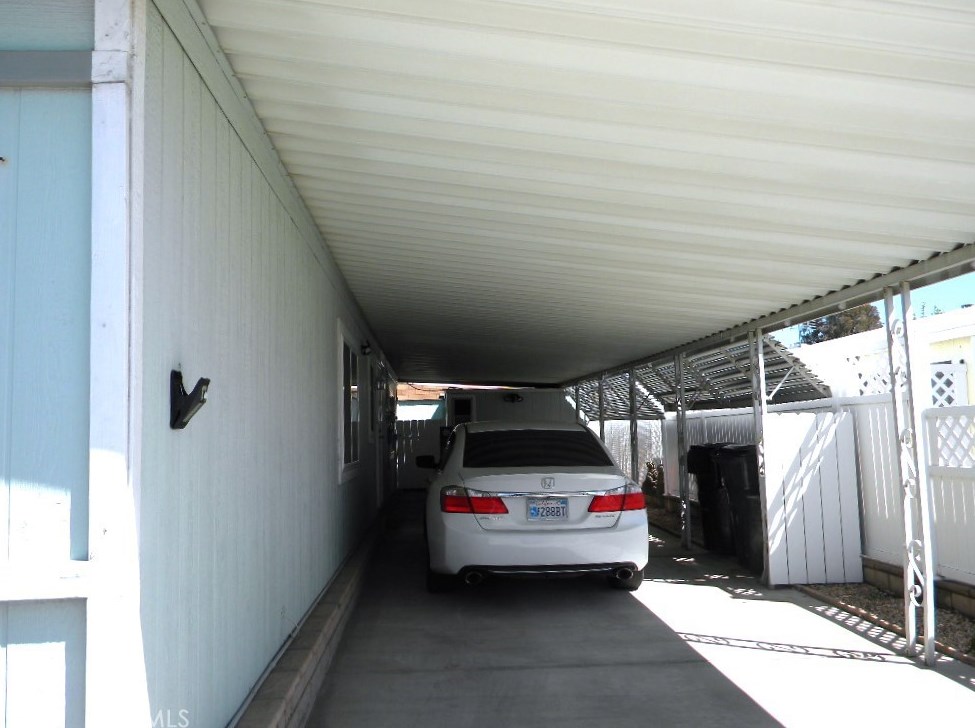 1404 Medallion St, Redlands CA  92374-2665 exterior